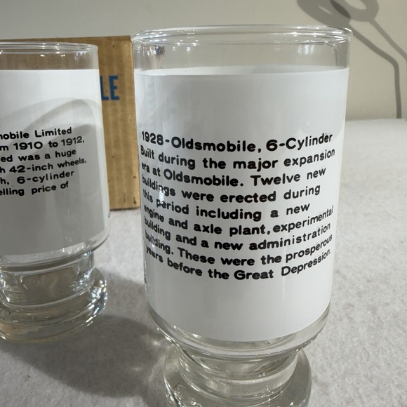 Vintage Oldsmobile 75th Anniversary Glasses Set of 4 w/ Box Classic Cars - Picture 7 of 9